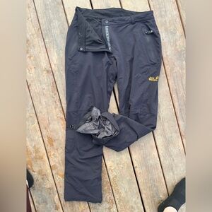Jack Wolfskin women’s THIN SNOW/Athletic pants! Super warm SIZE LARGE